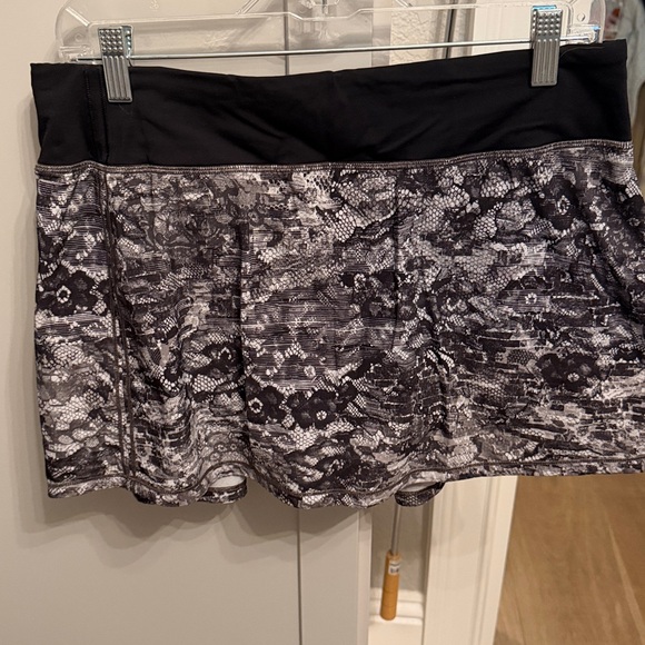 Black and Gray Patterned Skirt - Picture 1 of 3